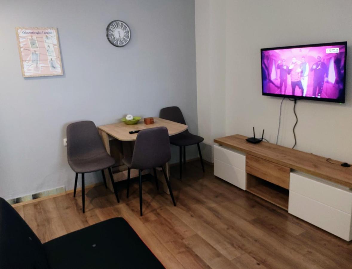 Apatin Apartman Luaran gambar